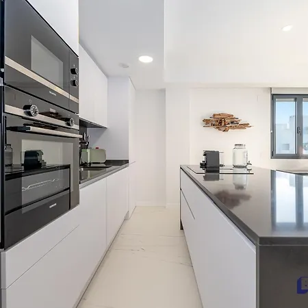 Casa Camarate - Luxury 1br Seaviews Pool Garden Apartment